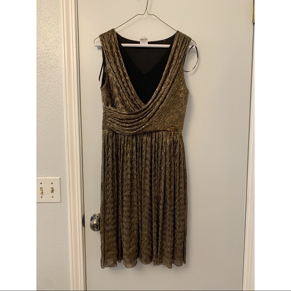 SALE! New wo tag gold metallic v-neck party dress - Picture 2 of 3